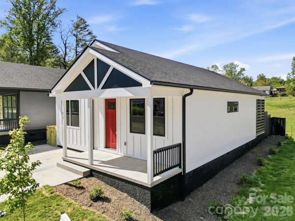 615 W Allen Street , Hendersonville, NC 28739