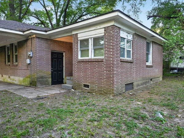 1886 CORNING AVE, Memphis, TN 38127