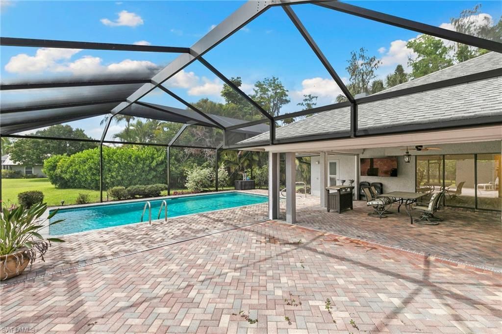 2010 Imperial Golf Course Blvd , Naples, FL 34110 Photo