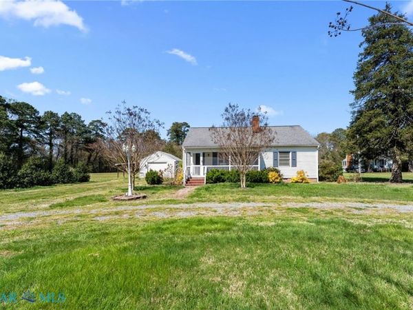 16987 General Puller Highway , Deltaville, VA 23043