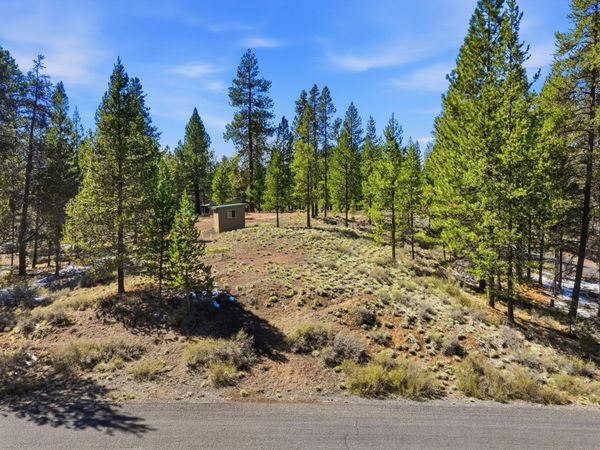 15171 W River Loop Drive W, Bend, OR 97707