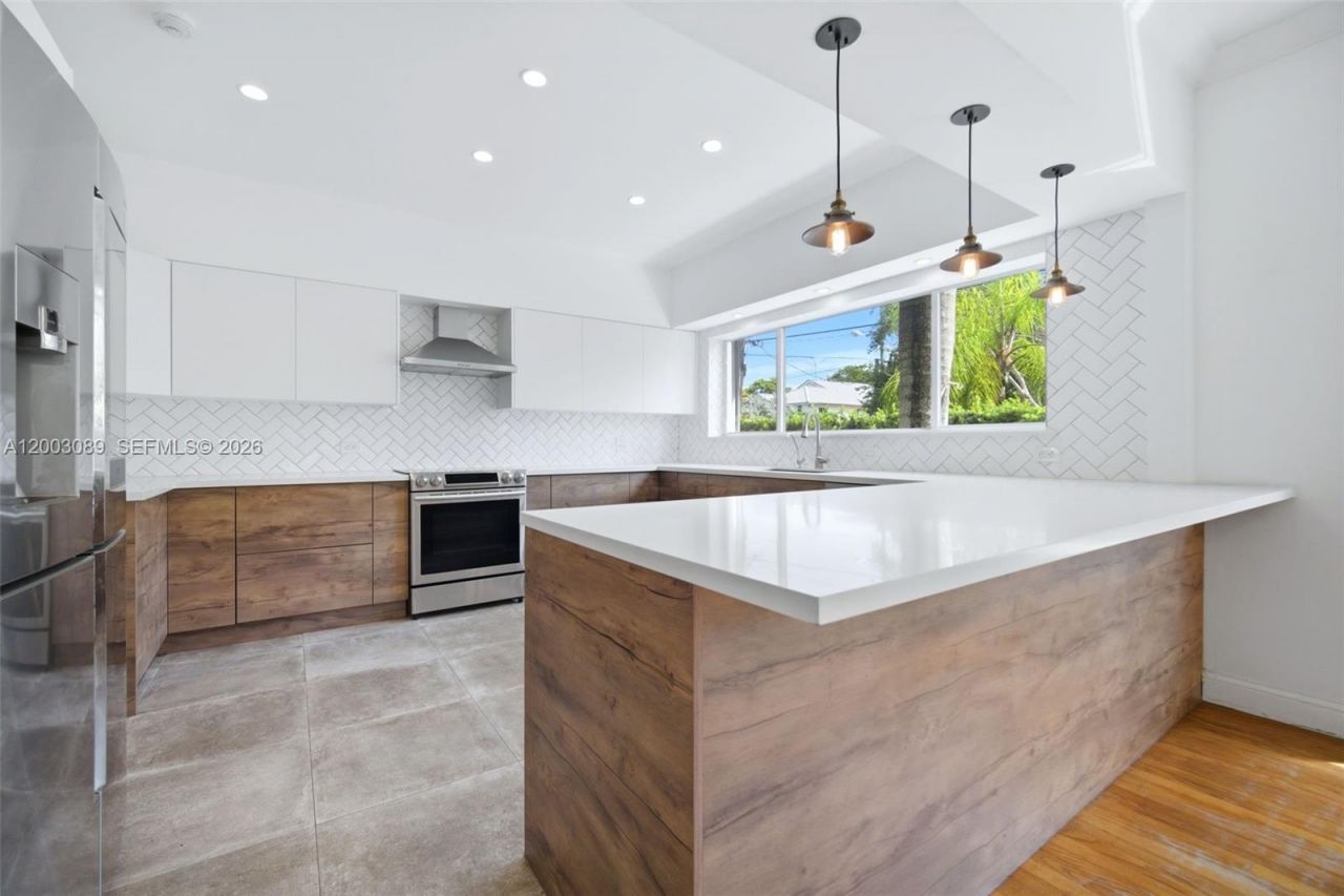 2300 S Miami Ave , Miami, FL 33129 Photo