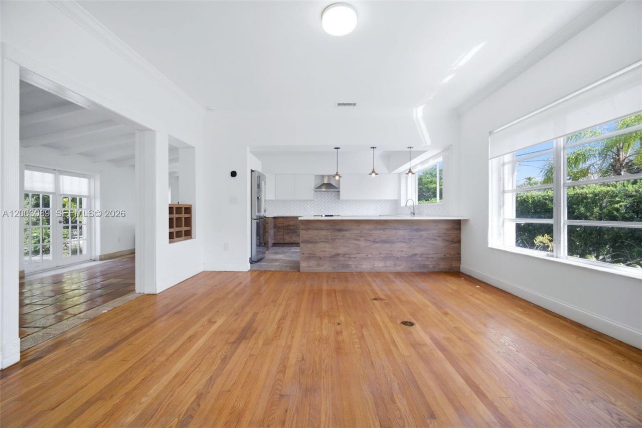 2300 S Miami Ave , Miami, FL 33129 Photo