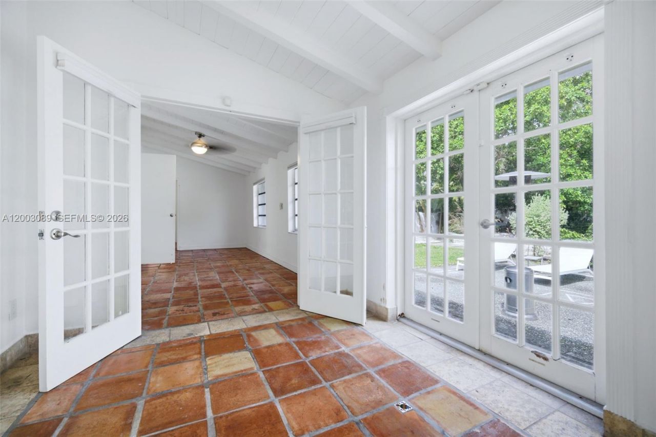 2300 S Miami Ave , Miami, FL 33129 Photo