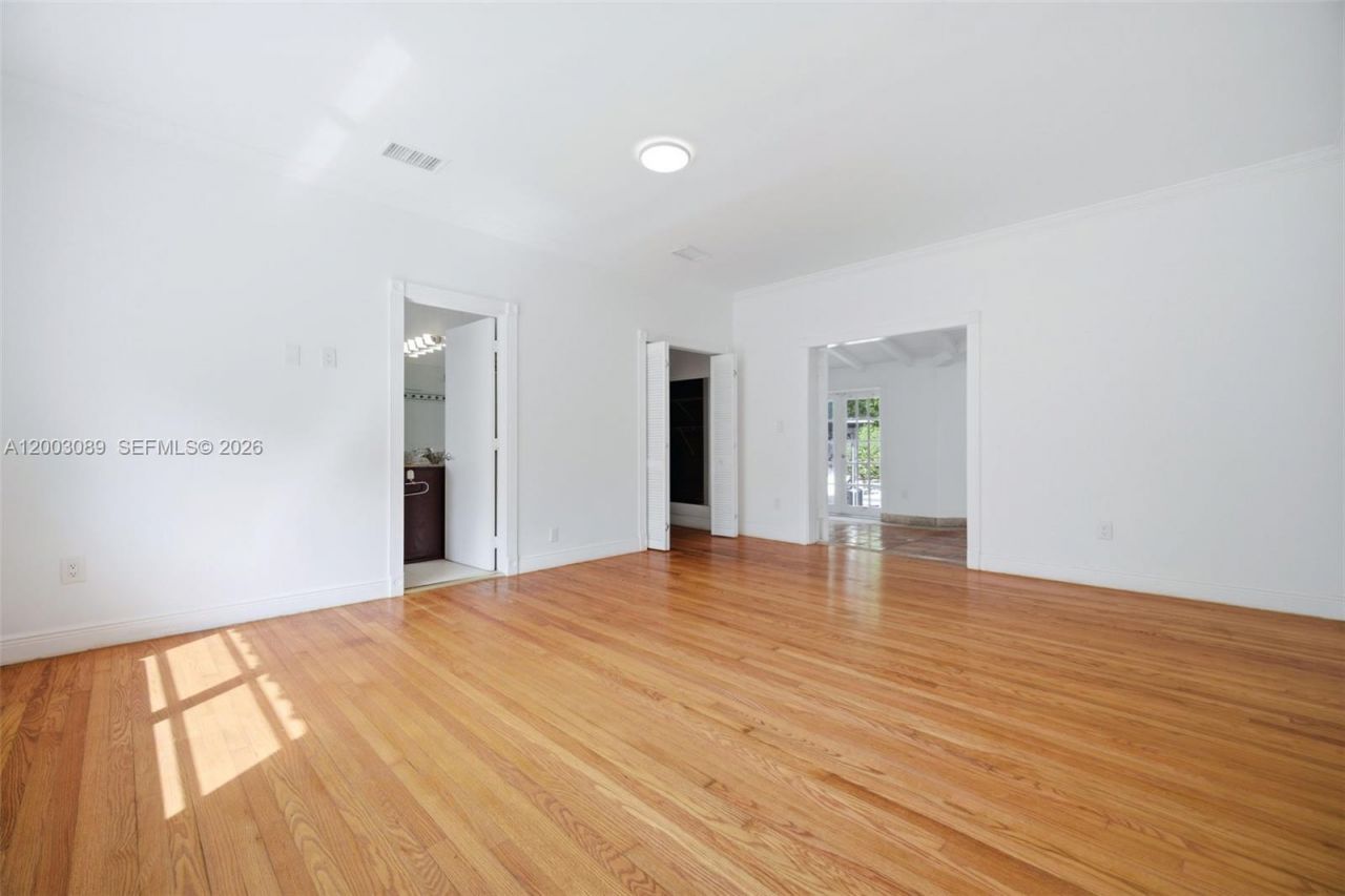 2300 S Miami Ave , Miami, FL 33129 Photo