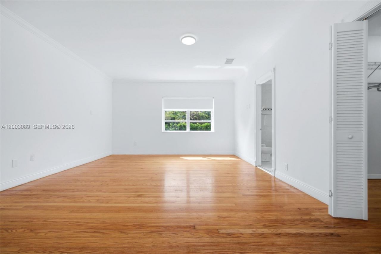 2300 S Miami Ave , Miami, FL 33129 Photo