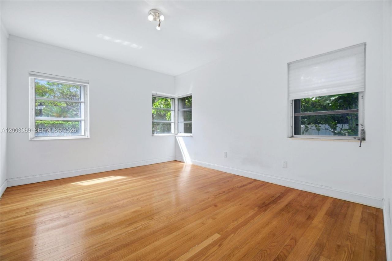 2300 S Miami Ave , Miami, FL 33129 Photo