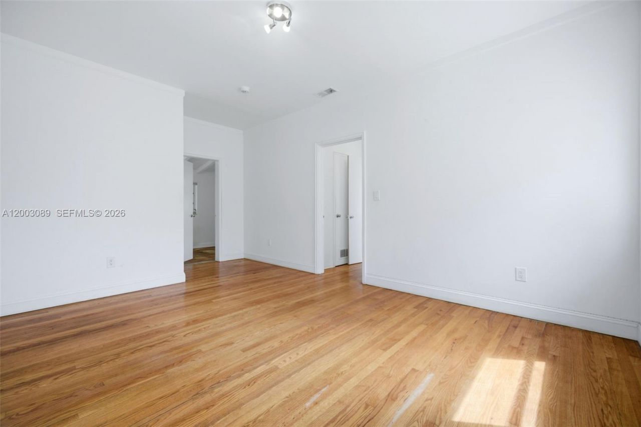 2300 S Miami Ave , Miami, FL 33129 Photo