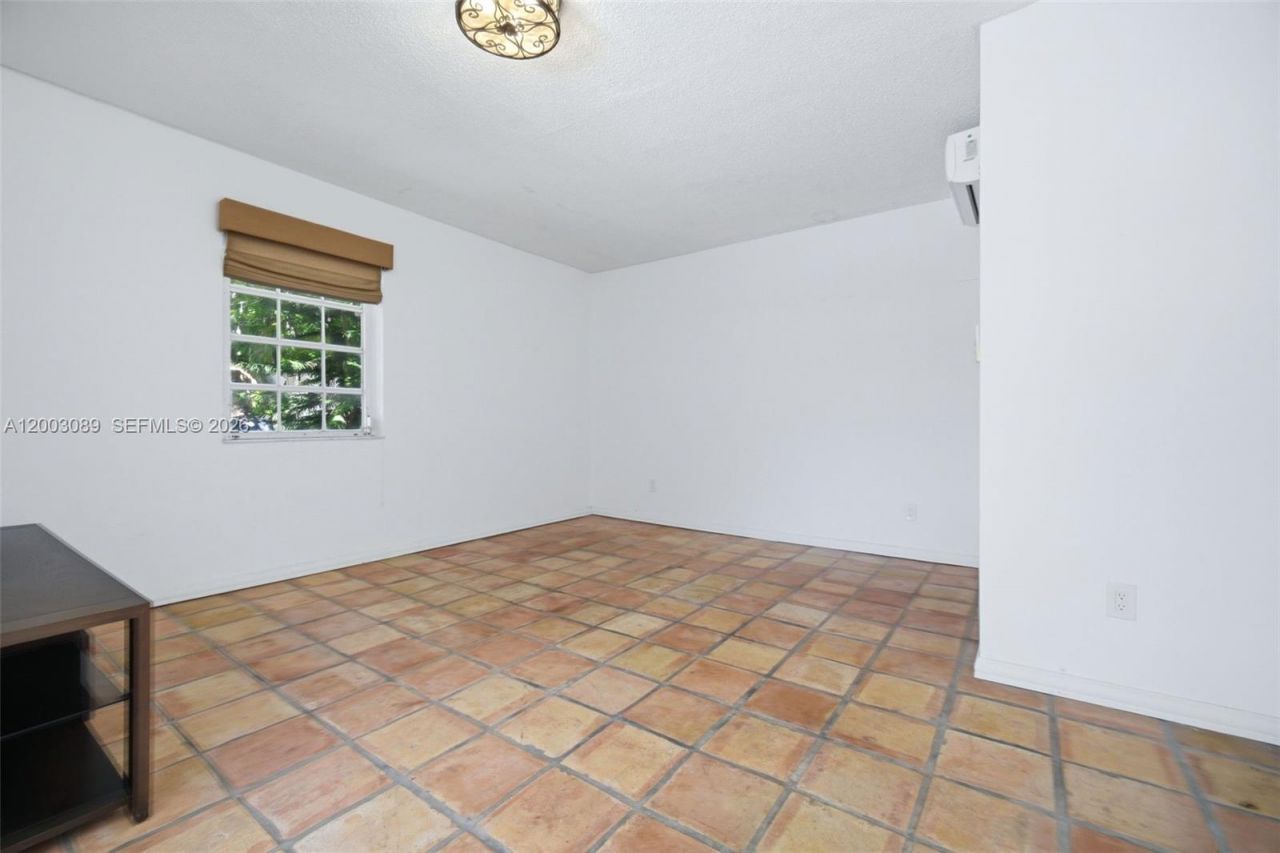 2300 S Miami Ave , Miami, FL 33129 Photo