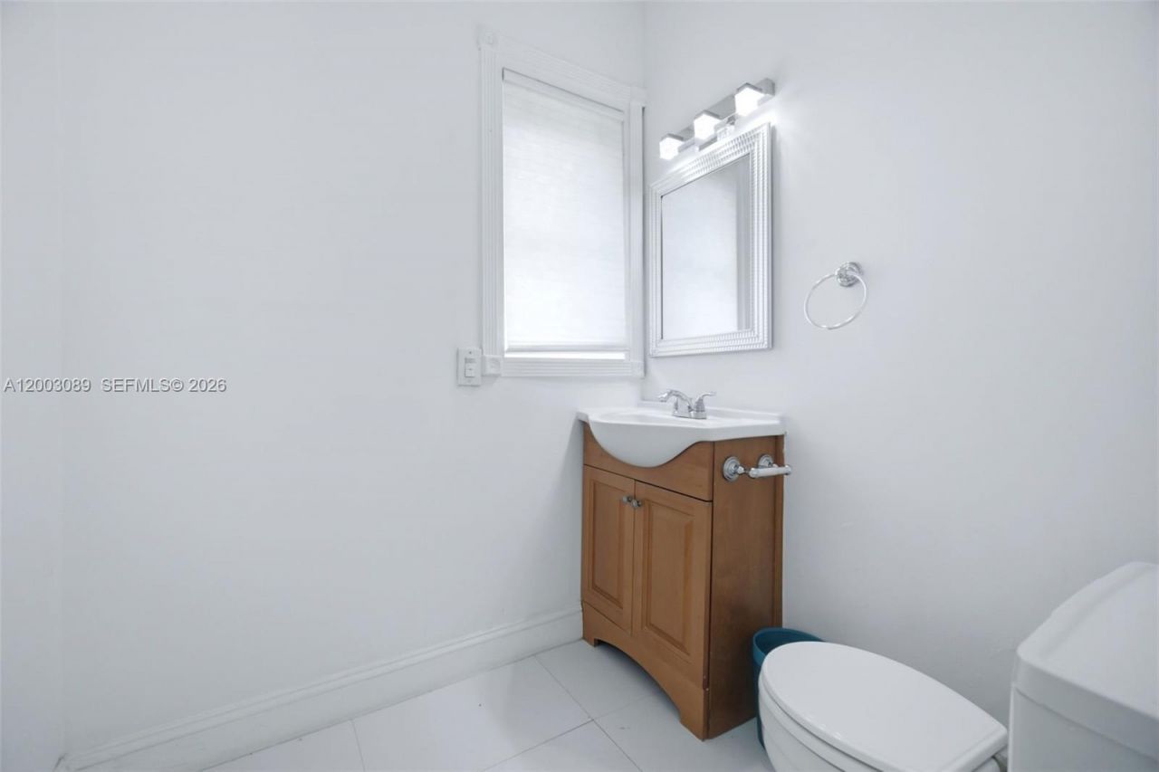 2300 S Miami Ave, Miami, FL 33129 Photo