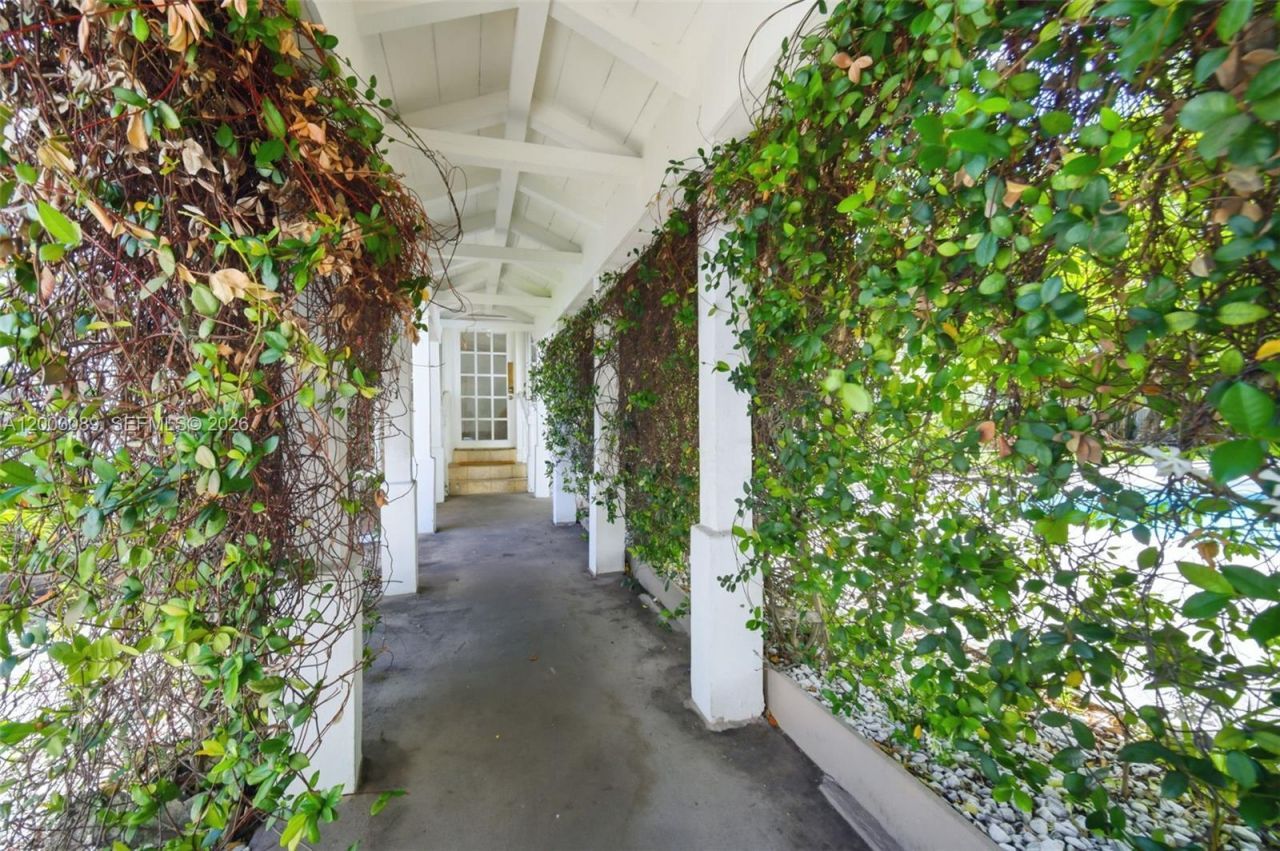 2300 S Miami Ave , Miami, FL 33129 Photo