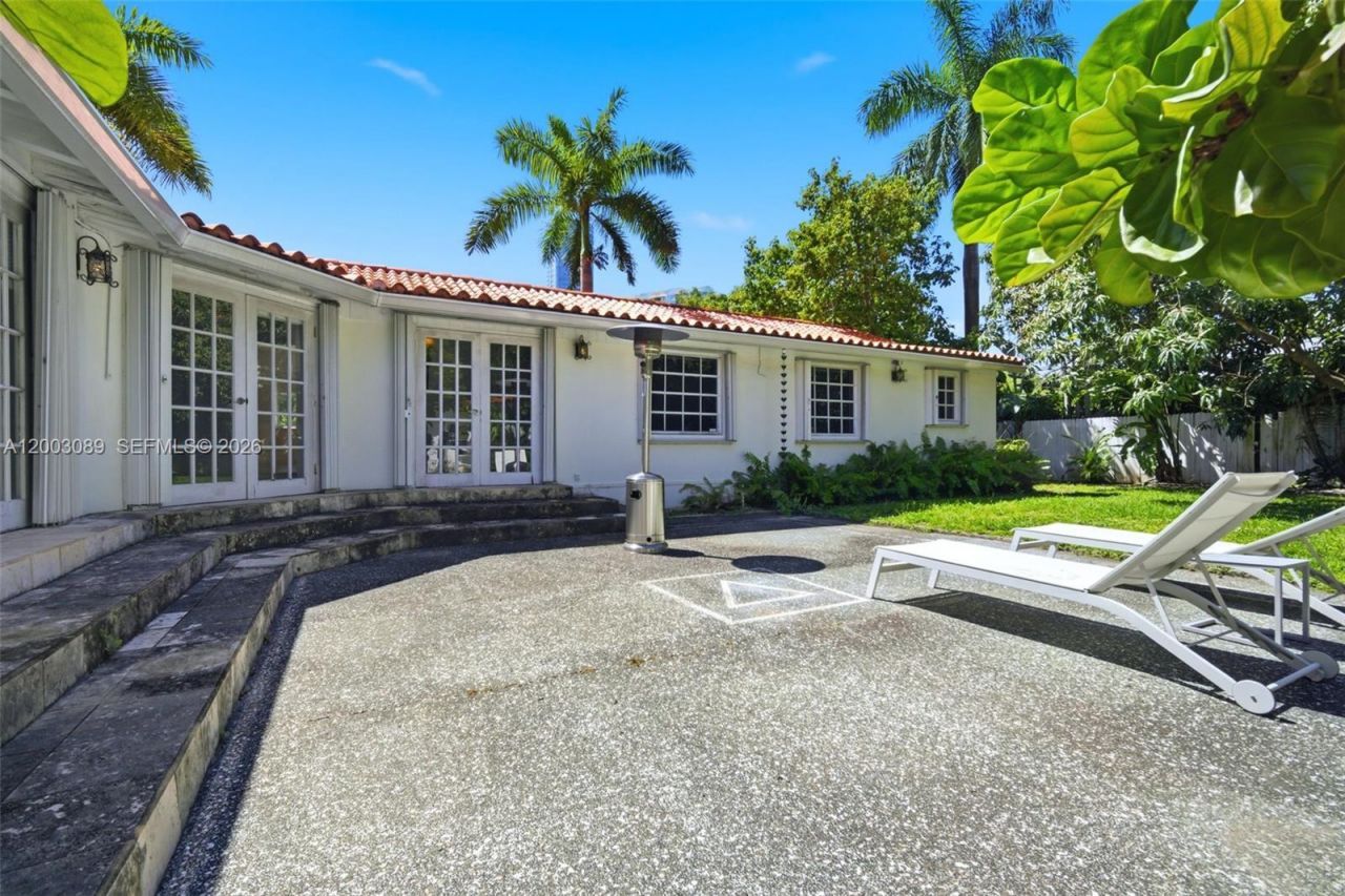 2300 S Miami Ave , Miami, FL 33129 Photo