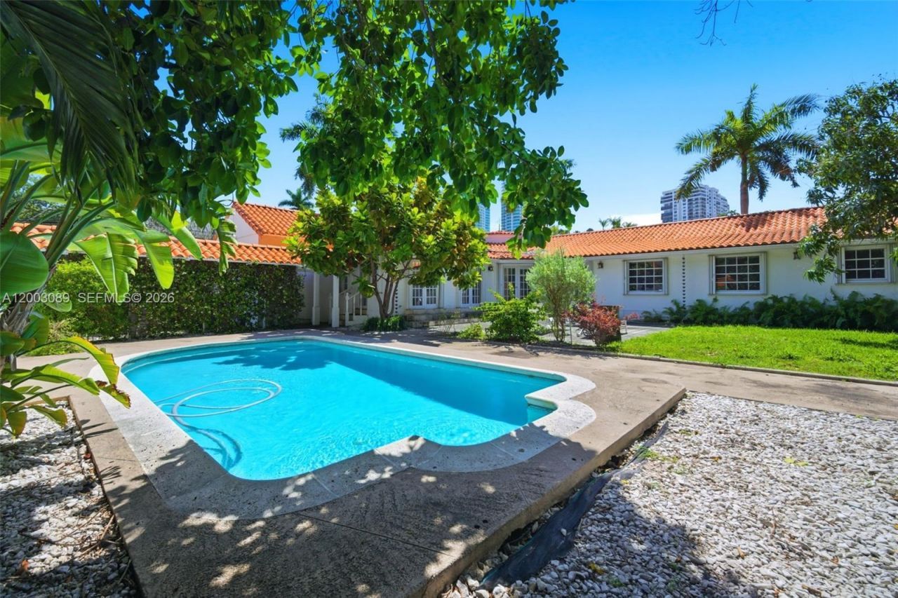 2300 S Miami Ave , Miami, FL 33129 Photo