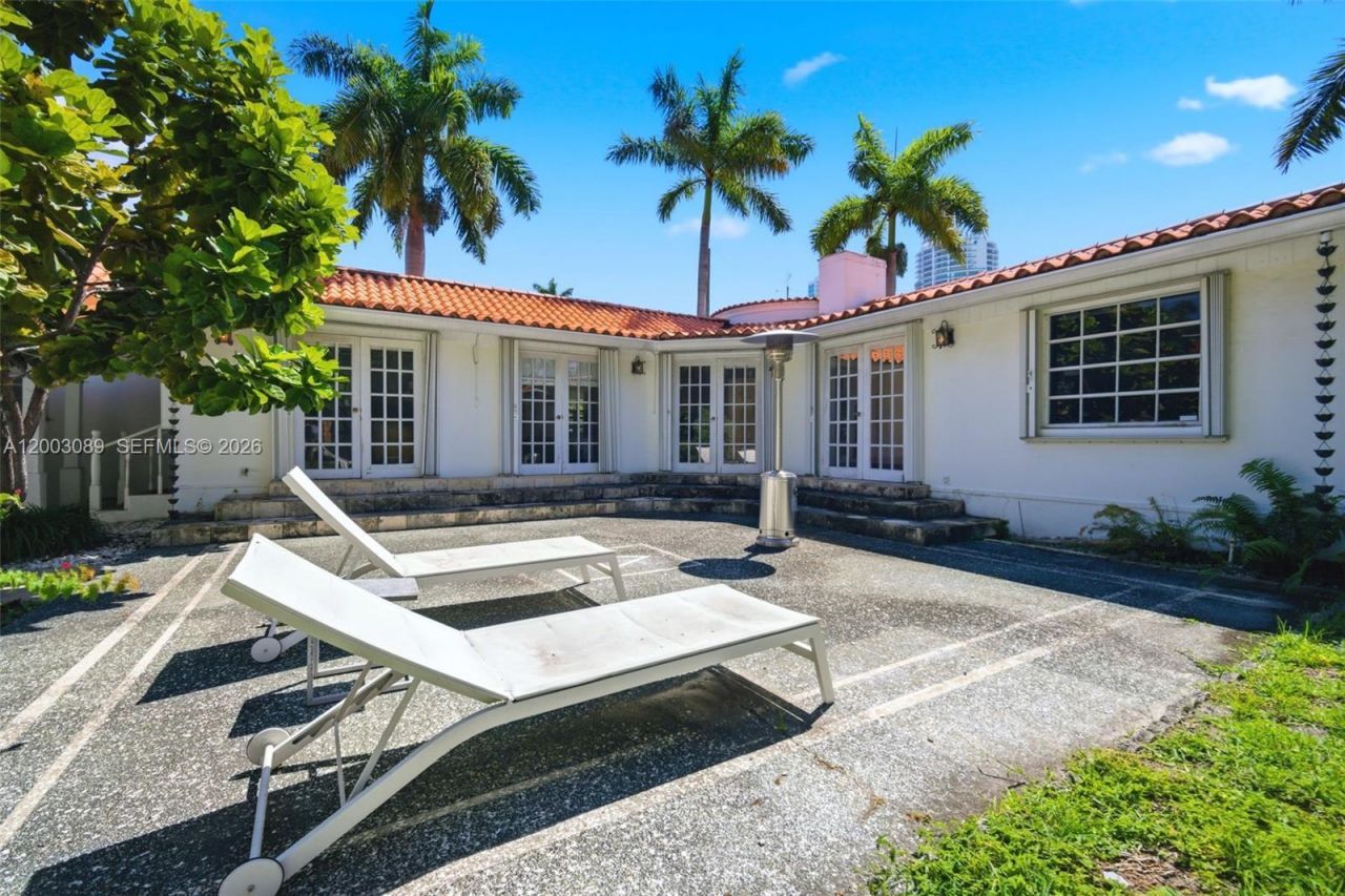 2300 S Miami Ave, Miami, FL 33129 Photo