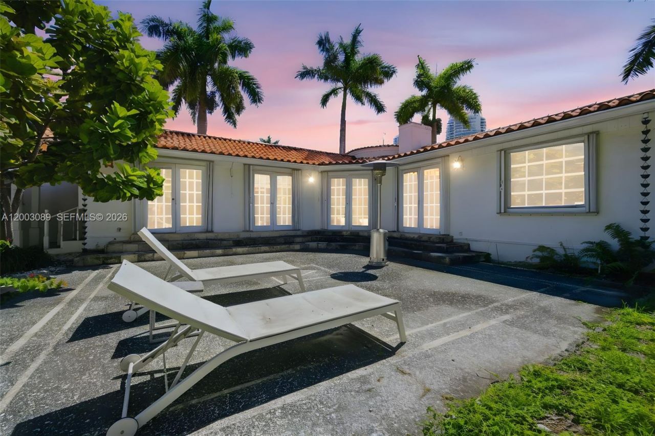 2300 S Miami Ave, Miami, FL 33129 Photo