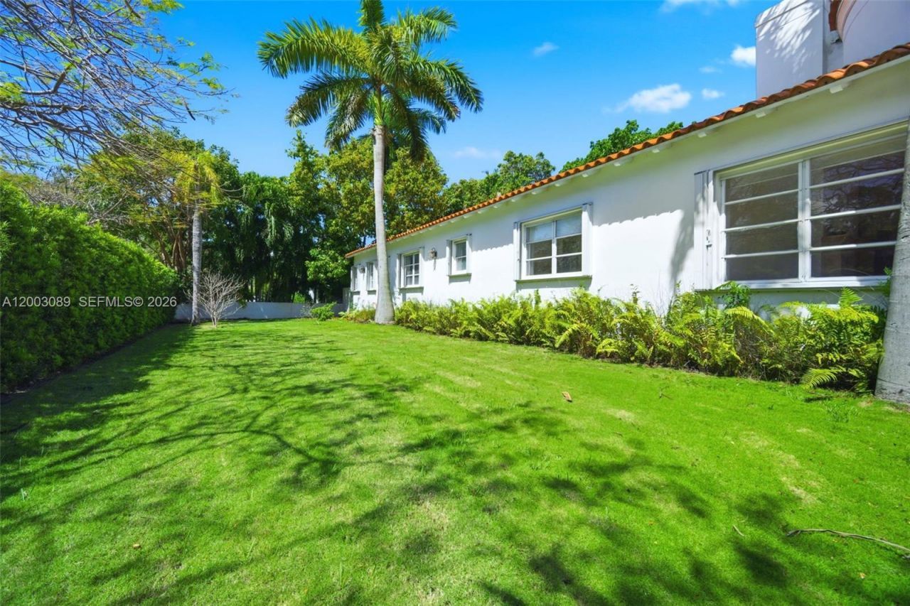 2300 S Miami Ave, Miami, FL 33129 Photo