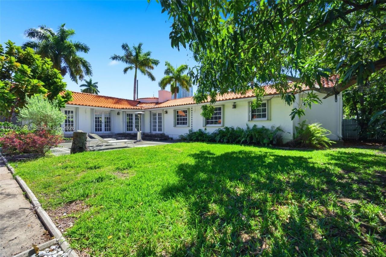 2300 S Miami Ave, Miami, FL 33129 Photo