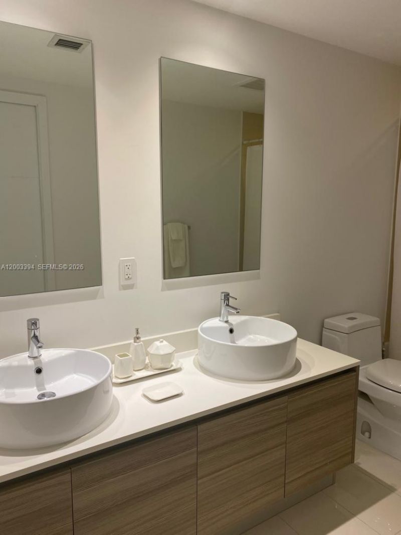 121 NE 34th St , Unit 1703, Miami, FL 33137 Photo