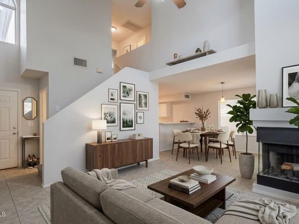 528 S SUNRISE Drive, Gilbert, AZ 85233