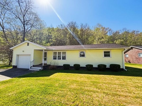 5462 16th Street Road, Huntington, WV 25701