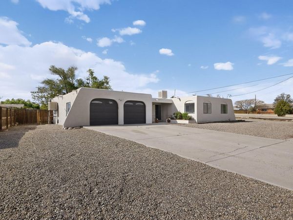 1401 35th Circle SE, Rio Rancho, NM 87124