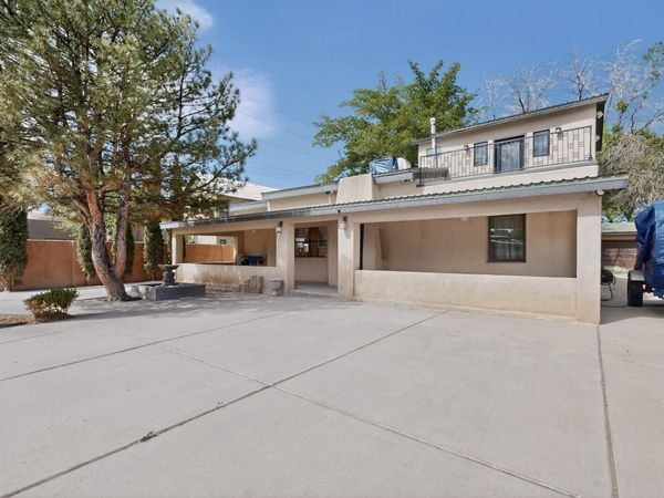 2115 Hollywood Avenue NW, Albuquerque, NM 87104