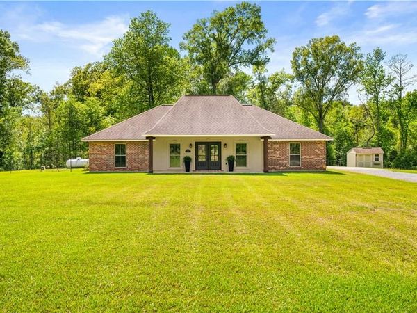 3239 RIGOLETTE Road, Pineville, LA 71360