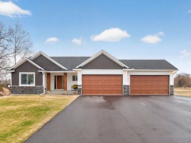 18753 Orchid Street NW, Oak Grove, MN 55303