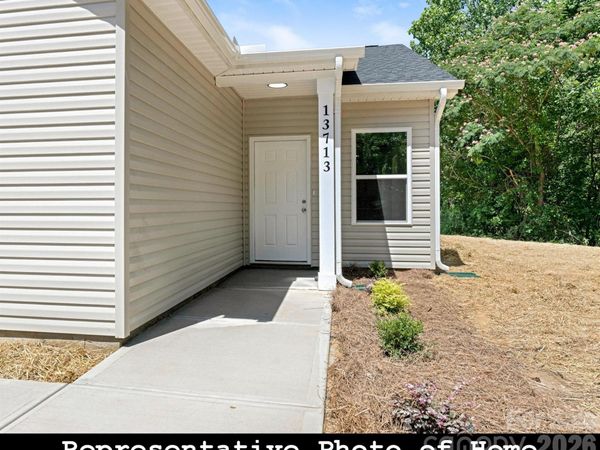 962 S Hoskins Road , Charlotte, NC 28208