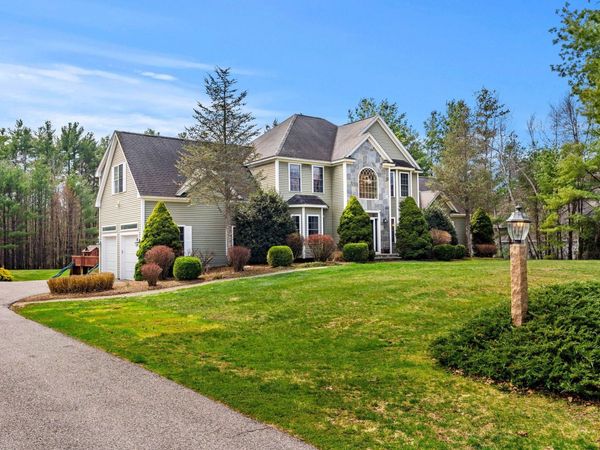 3 Surrey Lane, Salem, NH 03079