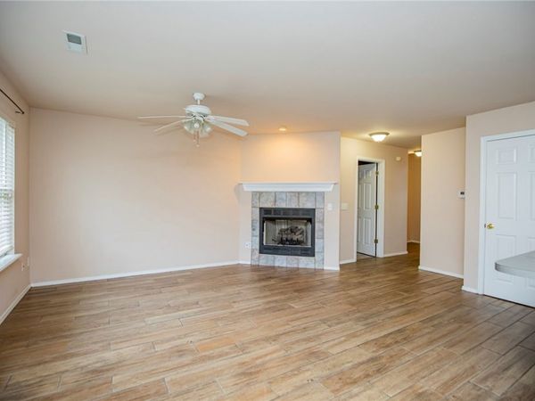 903 W Peachtree Drive , Fayetteville, AR 72703