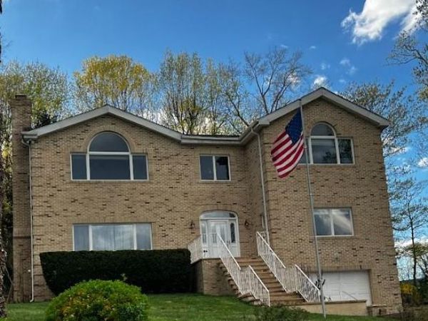 16 E Slope Road, Bayville, NY 11709