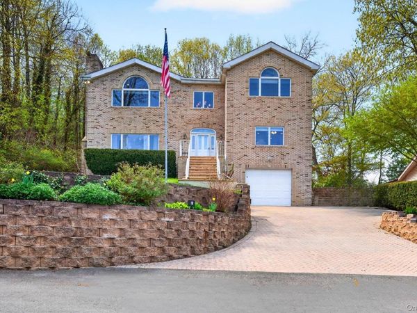 16 E Slope Road, Bayville, NY 11709