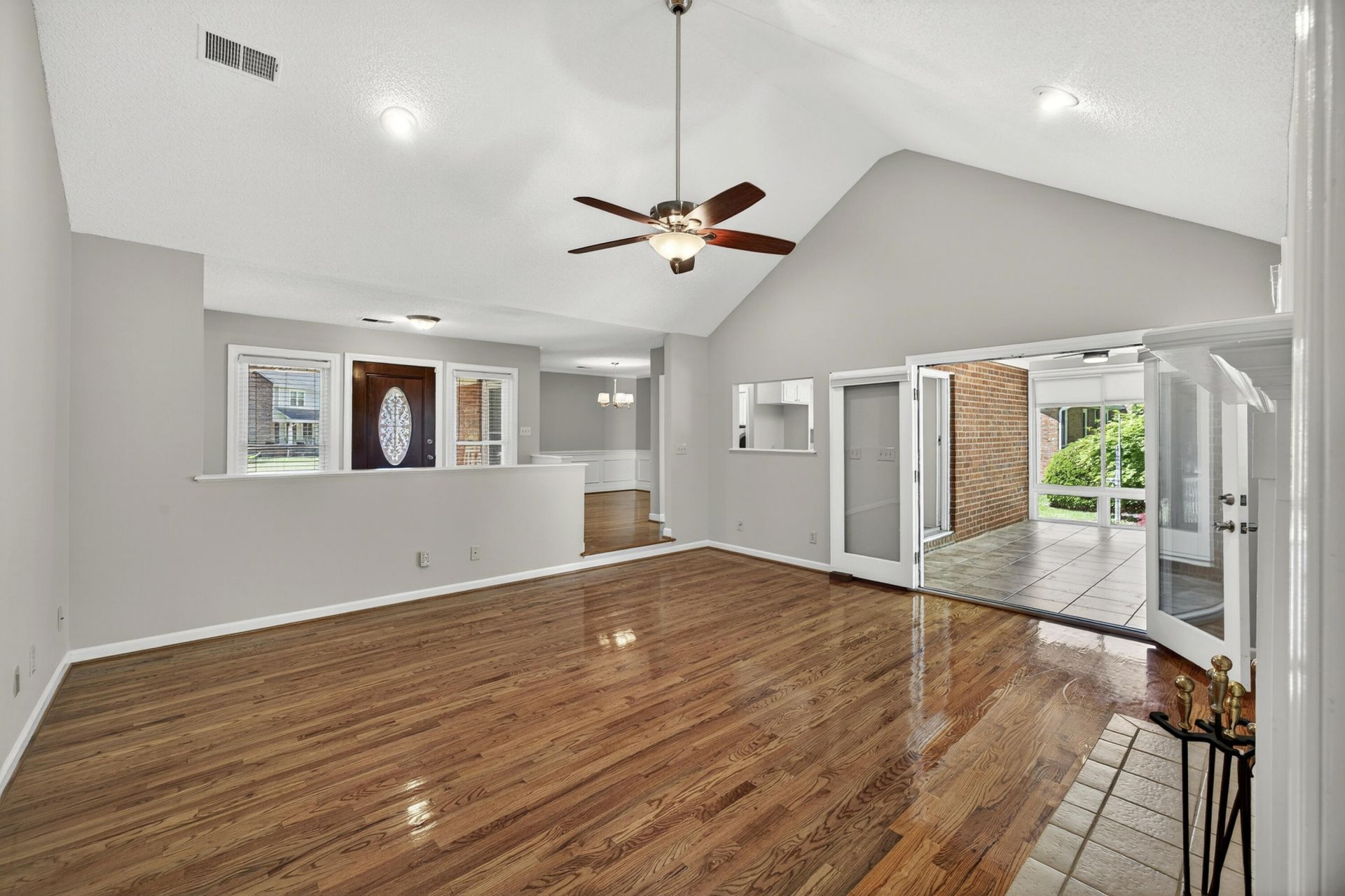 2171 Hunter Creek Drive Photo 9