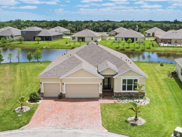 5285 2nd Manor, Vero Beach, FL 32968