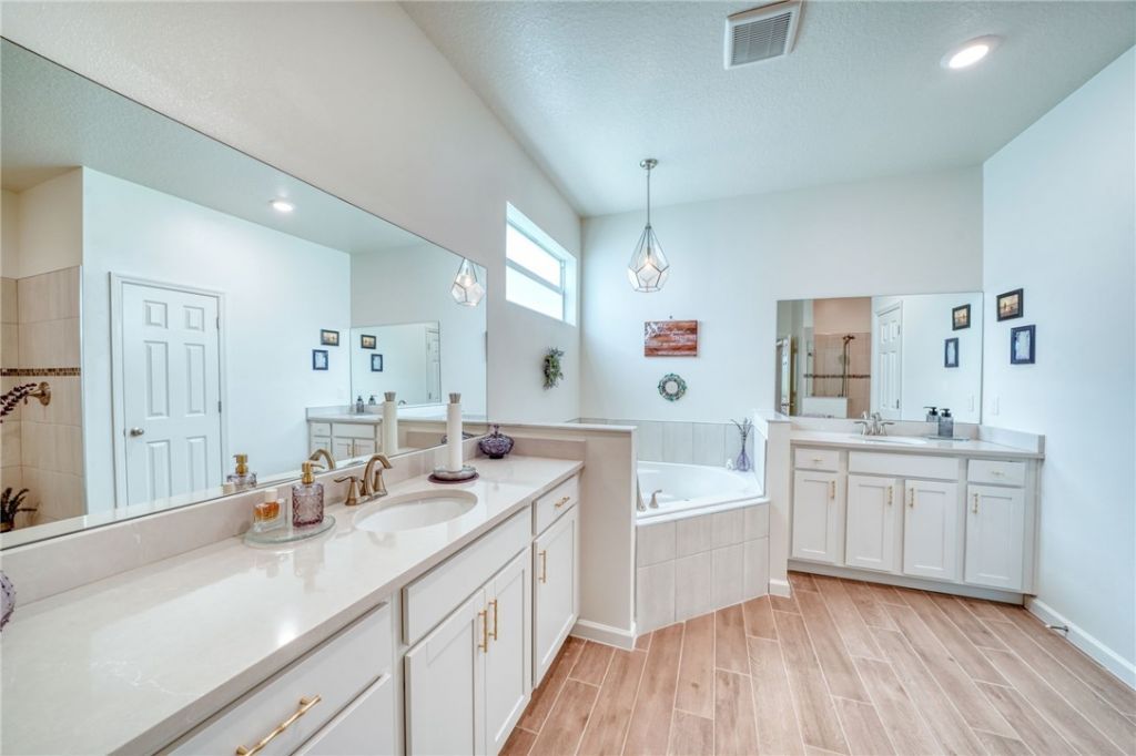 5285 2nd Manor, Vero Beach, FL 32968 Photo