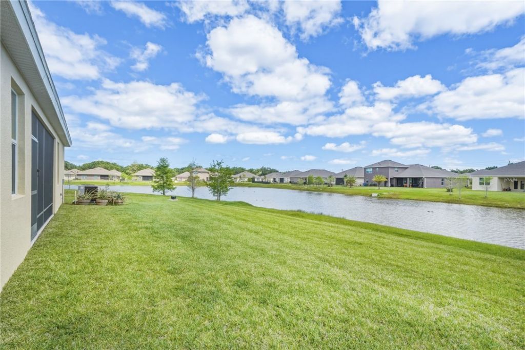 5285 2nd Manor, Vero Beach, FL 32968 Photo