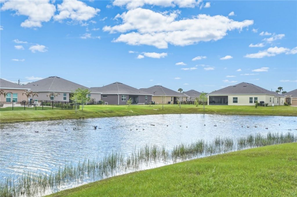 5285 2nd Manor, Vero Beach, FL 32968 Photo