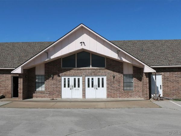 1437 S 129th East Avenue, Tulsa, OK 74108