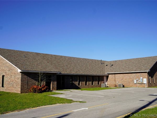 1437 S 129th East Avenue , Tulsa, OK 74108