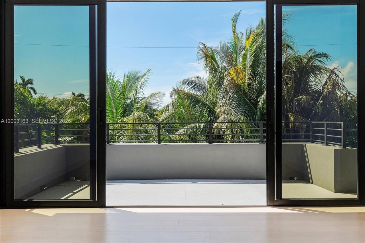 760 Woodcrest Rd , Key Biscayne, FL 33149 Photo