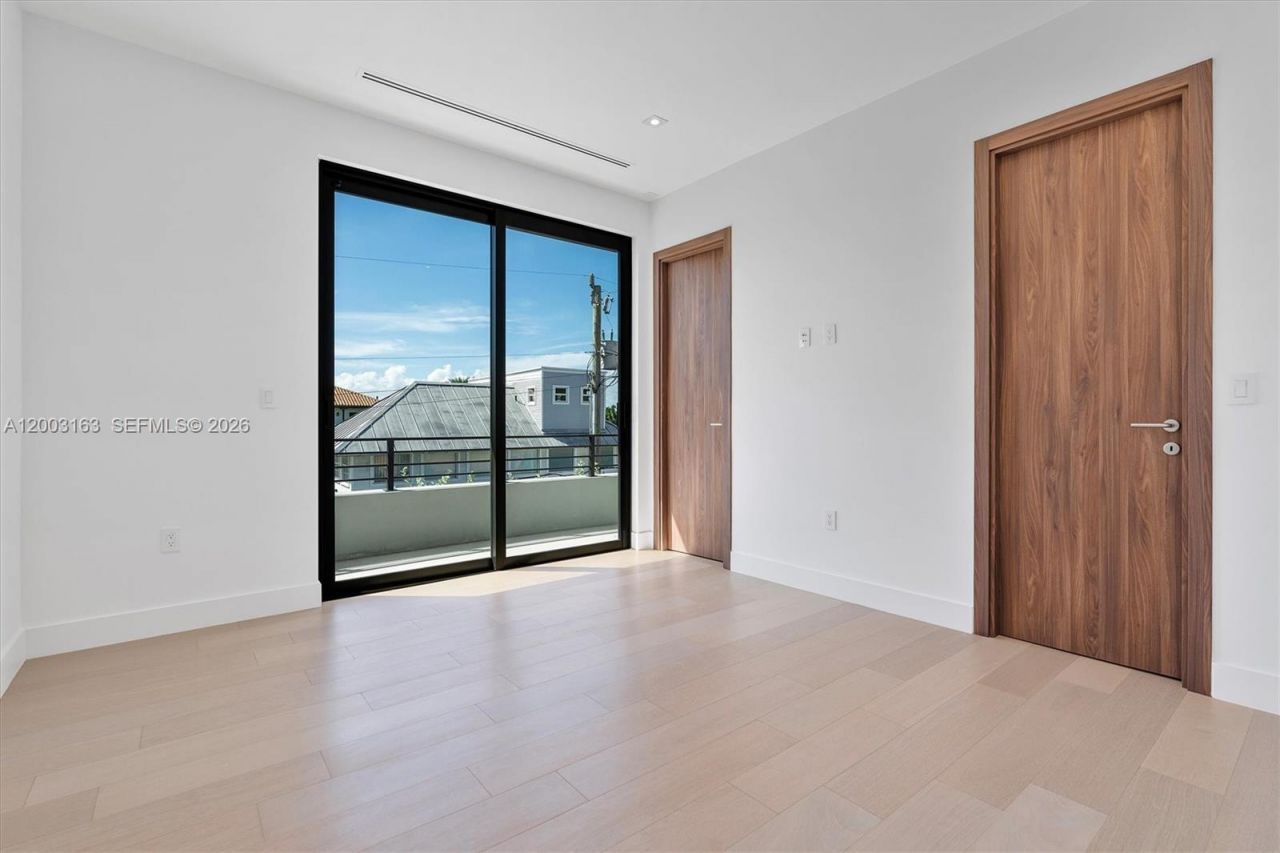 760 Woodcrest Rd , Key Biscayne, FL 33149 Photo