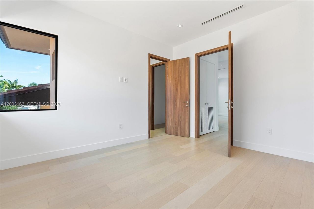 760 Woodcrest Rd , Key Biscayne, FL 33149 Photo