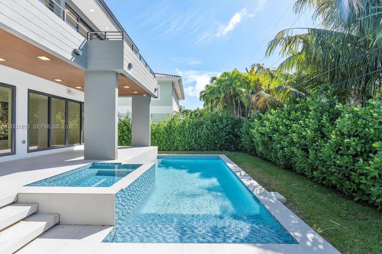 760 Woodcrest Rd , Key Biscayne, FL 33149 Photo