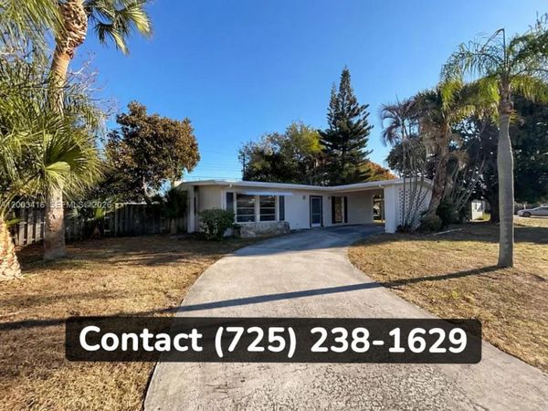 153 SE Calmoso Dr , Saint Lucie West, FL 34983