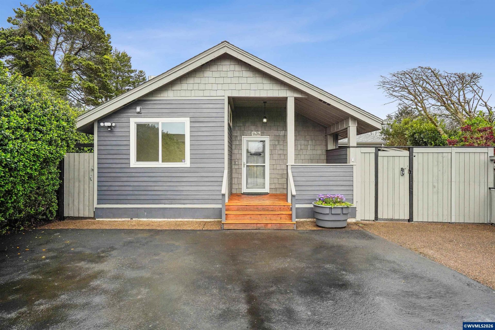 1626 NW 21st St, Lincoln City, OR 97367 Main Photo