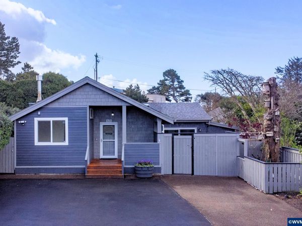 1626 NW 21st St, Lincoln City, OR 97367