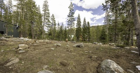 51305 Tamarack Crescent, Soda Springs, CA 95728 Photo