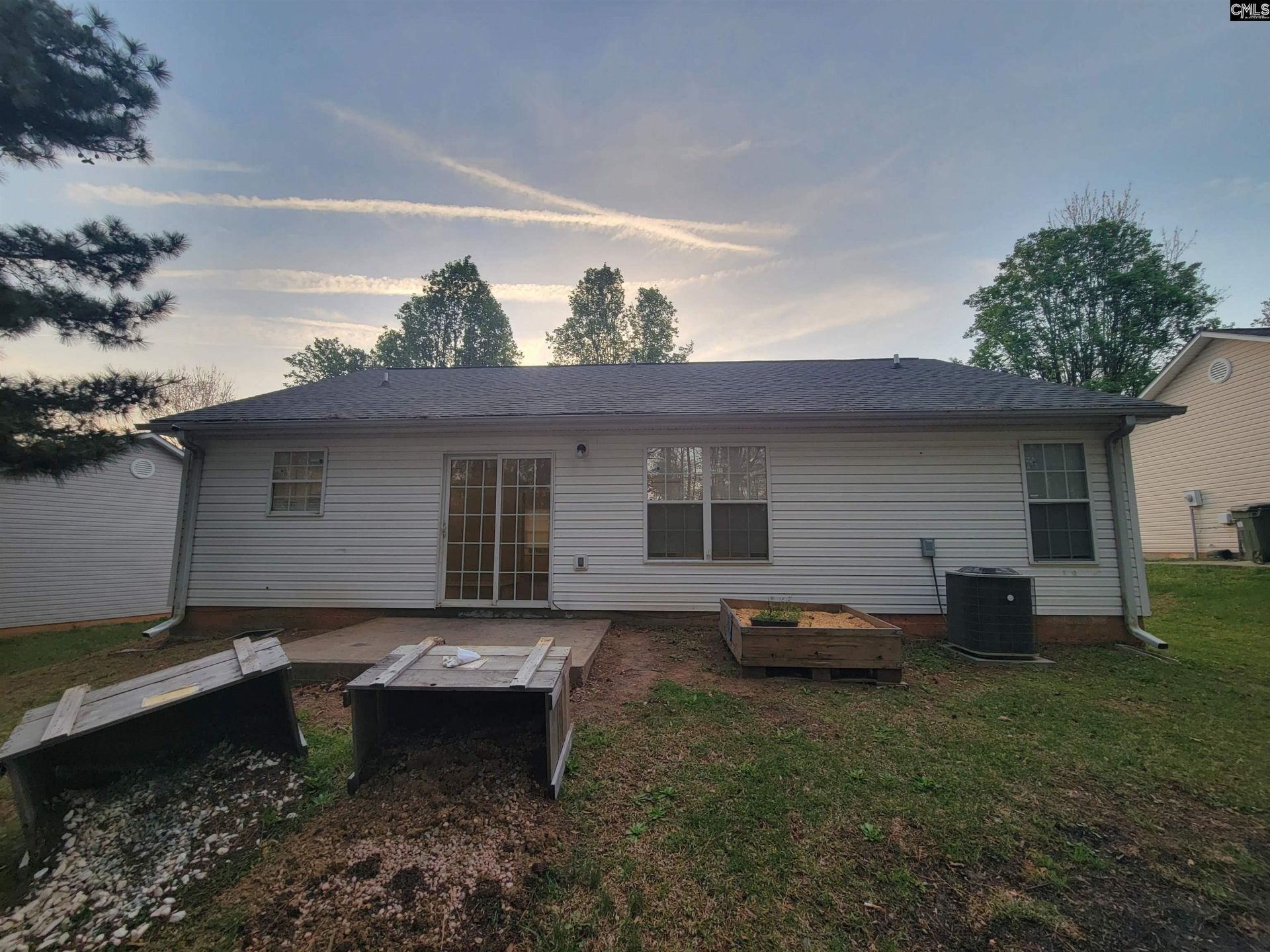 1884 Tamara Way  Photo 4