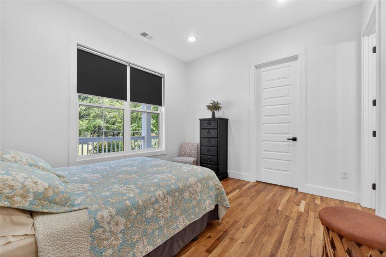 140 Argosy Drive Photo 33